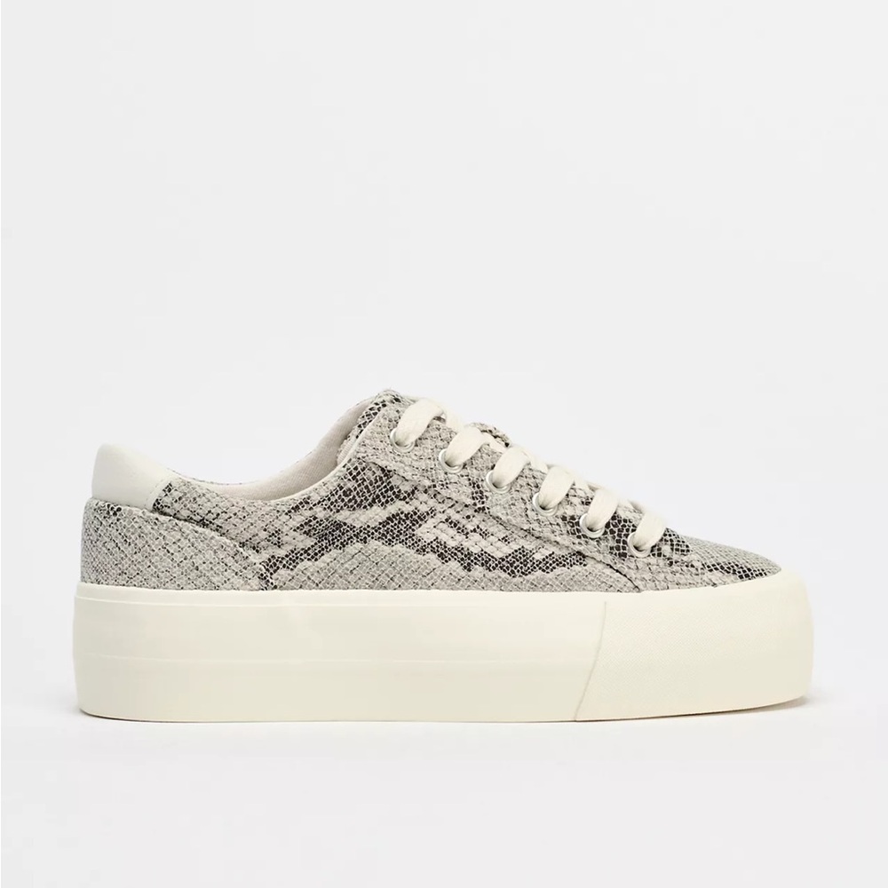 Zara Cream Snakeskin Pattern Sneakers animal print